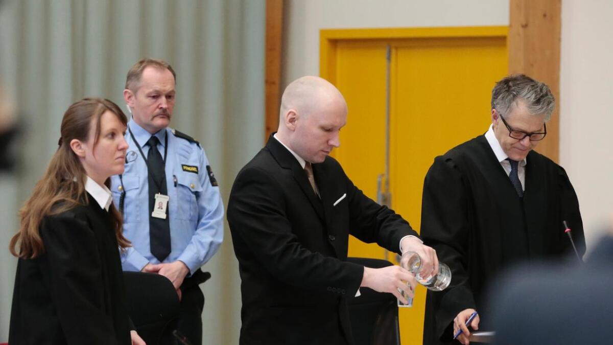 Breivik har bare fått møte moren personlig