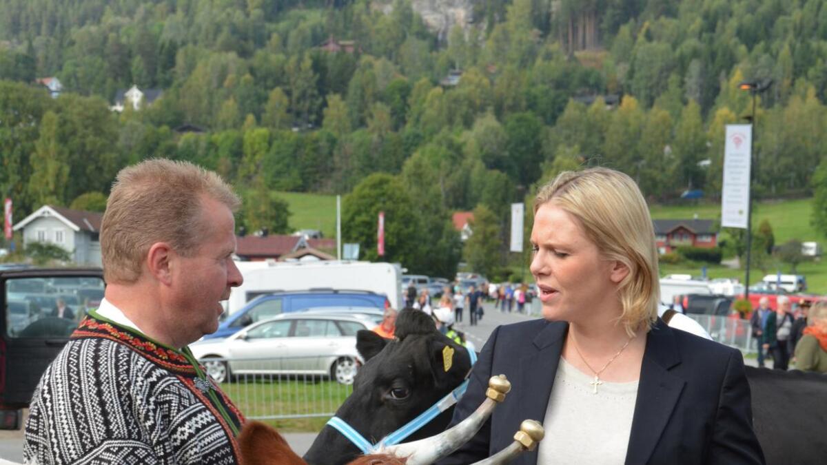 Gunnar Haugo og landbruksminister Sylvi Listhaug møttest på Dyrsku'n i fjor. No har Haugos organisasjon brote jordbruksforandlingane med staten.