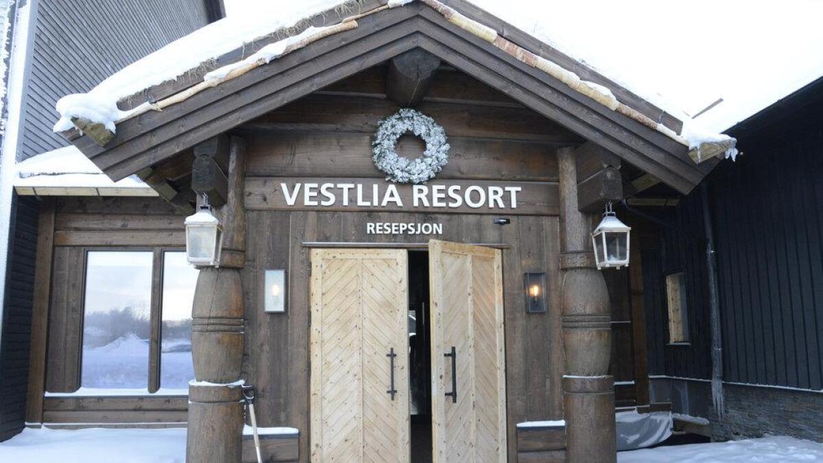 Vestlia Resort, den største enkeltaktøren i reiselivet på Geilo, er oppteke av rekruttering til yrket, men har samstundes ei startløn for ufaglærte på 120 kroner timen. – Kven kan jobbe for slike løningar, spør Fellesforbundet. (Arkivfoto)