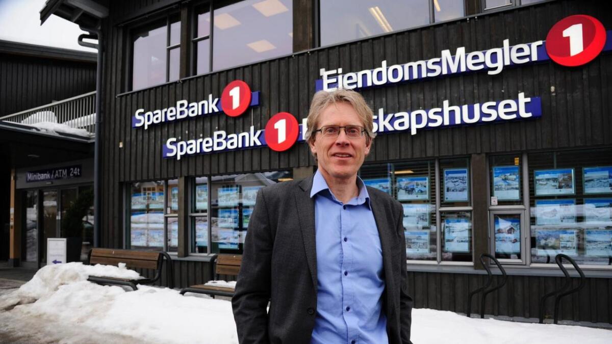 Knut Oscar Fleten ønsker kundar frå Ål og Hol Rekneskapslag velkomen til Sparebank 1 Regnskapshuset.
