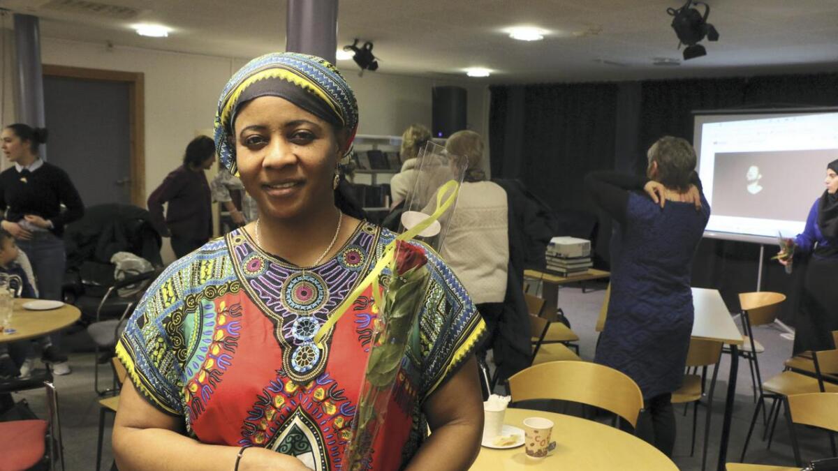 Marie Salufa kjem frå Kongo, og var ei av dei som fortalte om korleis det er å vera kvinne i heimlandet sitt.