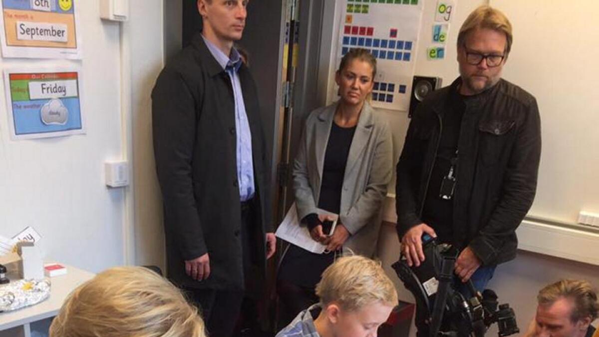 Philip (10) har dysleksi. Fredag fekk han og gründer Maaike Visser, syne fram lydfargemetoden for statsminister Erna Solberg.