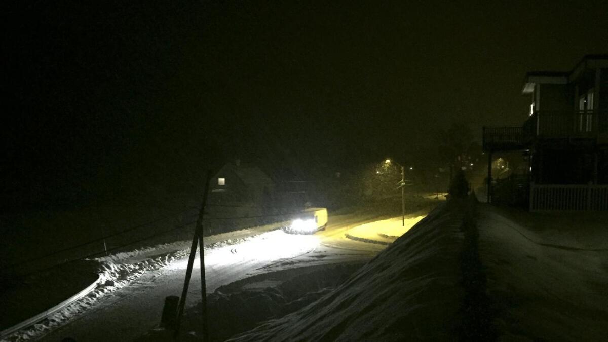 Det snødde kraftig i Hegglandsdalen måndag morgon.