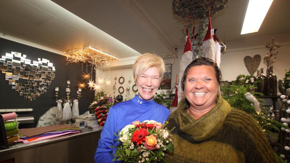 Marianne Holmefjord og Tove Tvedt Skarstein samla inn til saman 275 middagar til Kirkens Bymisjon på fredag.