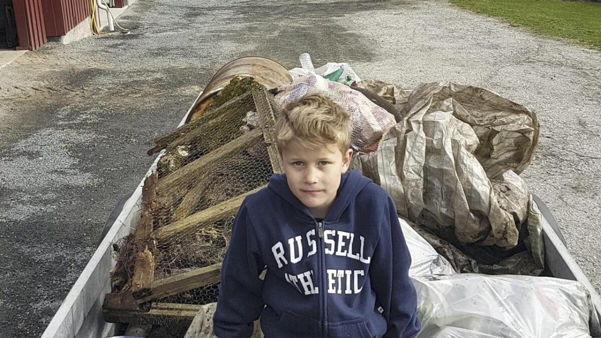 Olav Midtsund Stykket (8) fylte ein bilhengar med søppel. 		Alle