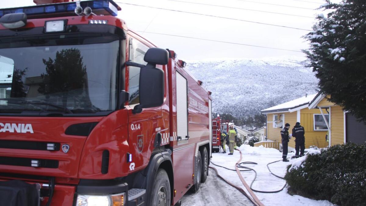 Brann i bustad på Søfteland. Januar 2017. (Arkiv
