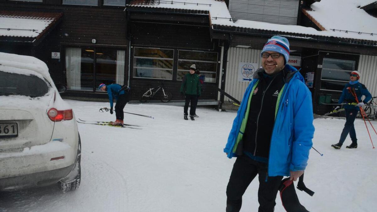 Dag Bjørndalen er trenar for skiskyttarane på NTG Geilo. No følgjer han med på framgangen til sin tidlegare elev, Vetle Sjåstad Christiansen.
