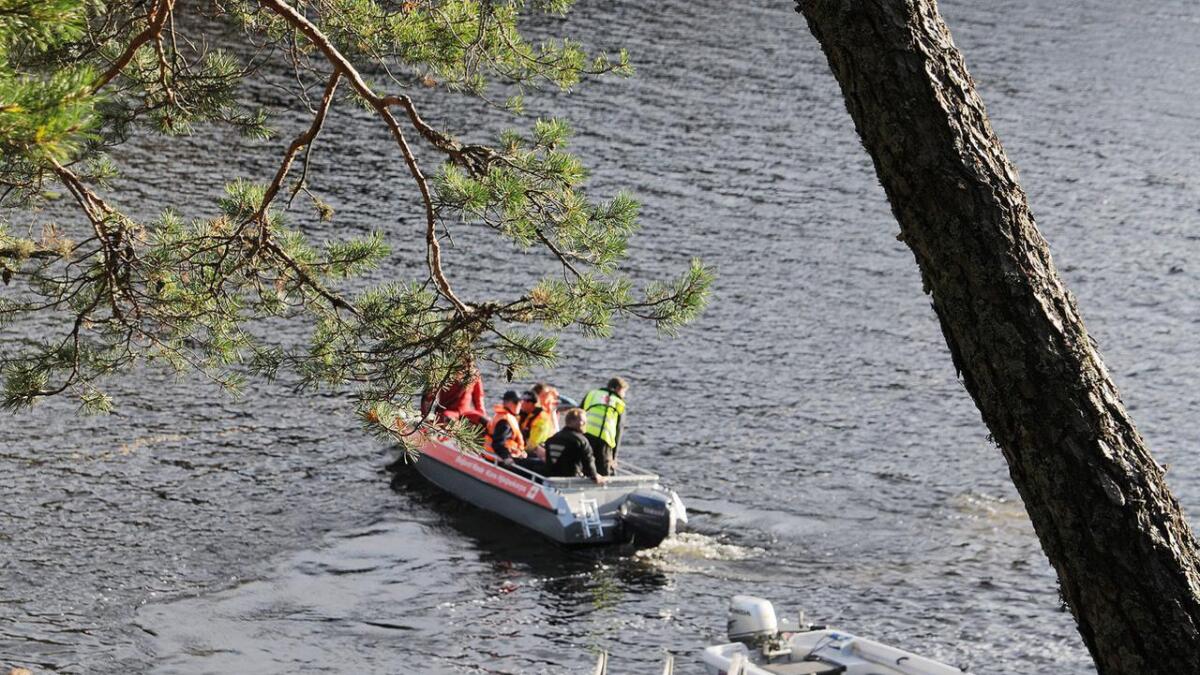 Det blei sett inn store ressursar i leitinga etter den sakna personen etter båtkvelven i Seljordsvatnet torsdag.