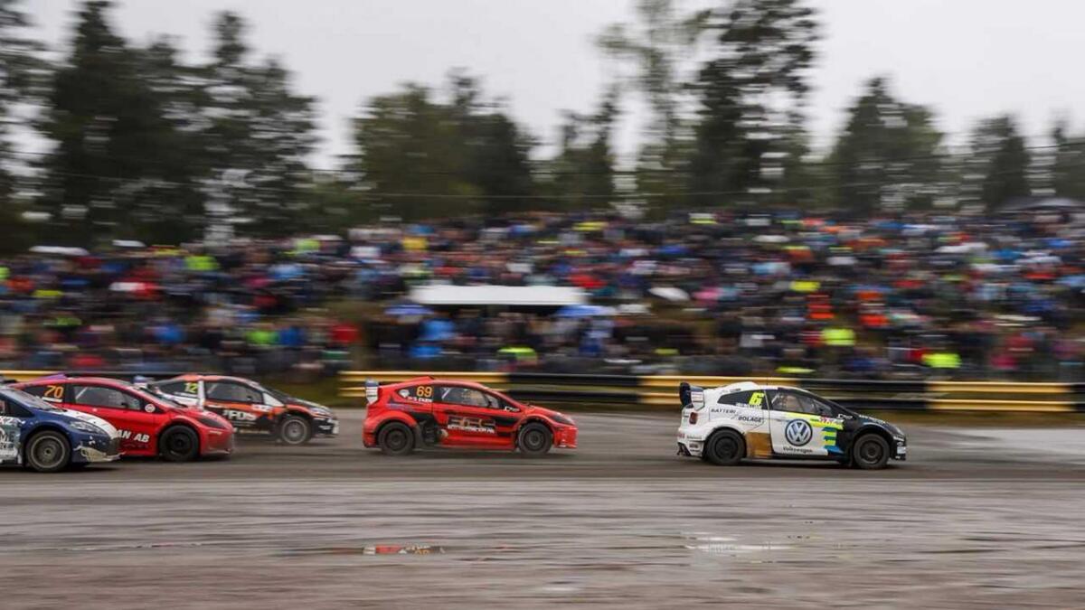 Sondre Evjen vart nummer tre i avslutningsrunden i Rally X Nordic i Sverige. Her ligg han på andreplass.