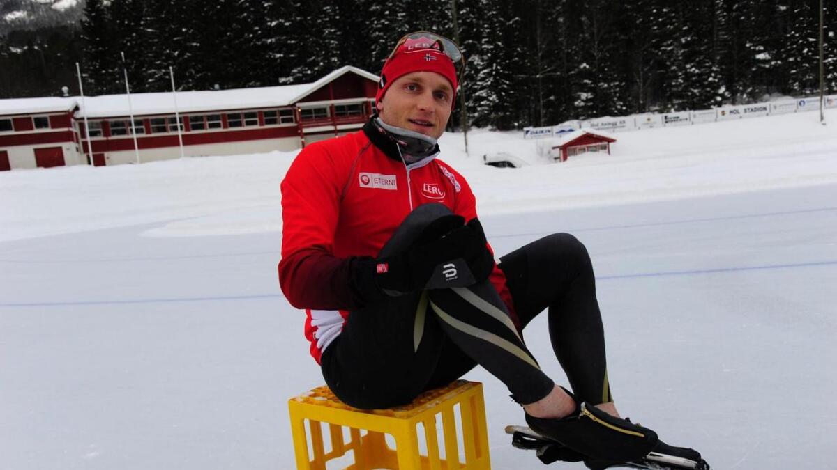 Håvard Bøkko (30) gjer seg klar til ei treningsøkt på Hol stadion i romjula før han reiste til nyttårssamling med landslaget i Stavanger. OL-medalje er det store målet i comebacksesongen.