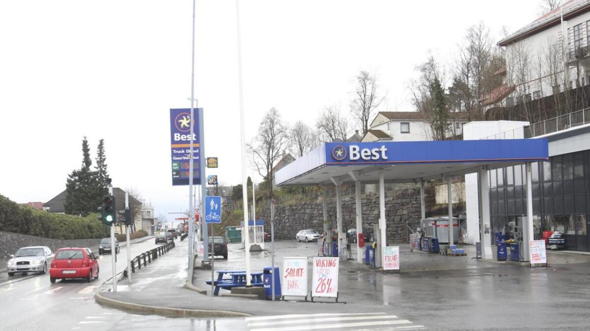 I dag tidleg blei det meldt om innbrot på Best bensinstasjon i Os.