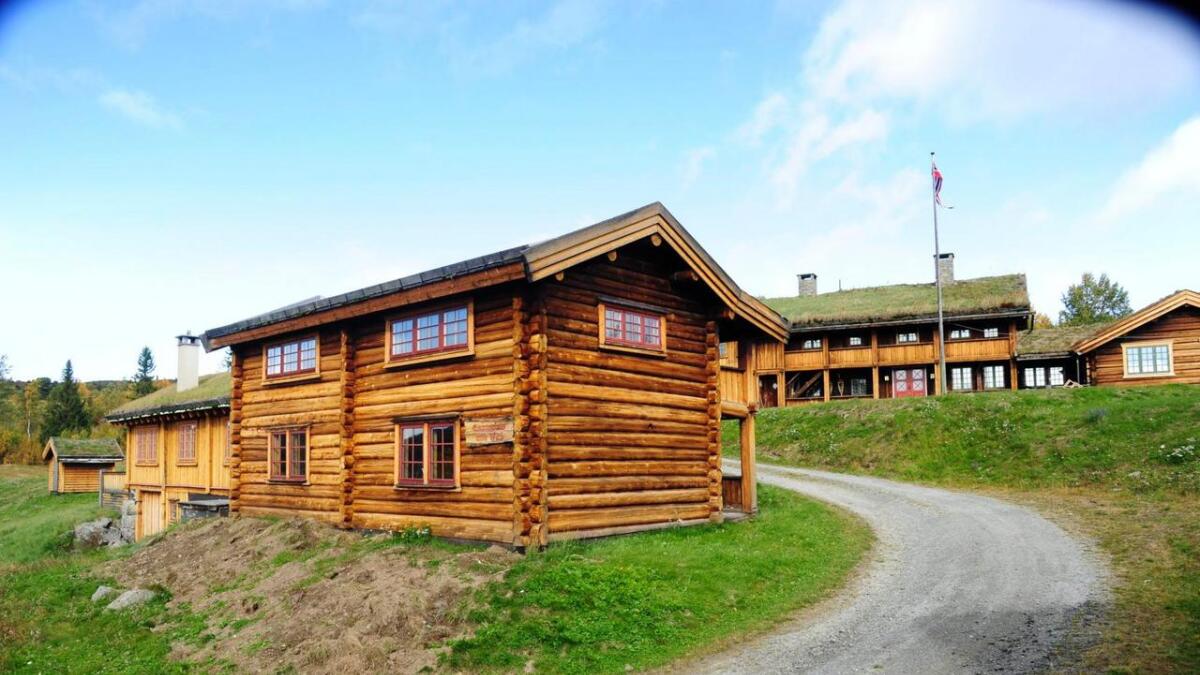 Berent Friele tilbyr dette huset på Eivindsplass i Skurdalen gratis til Hol kommune.