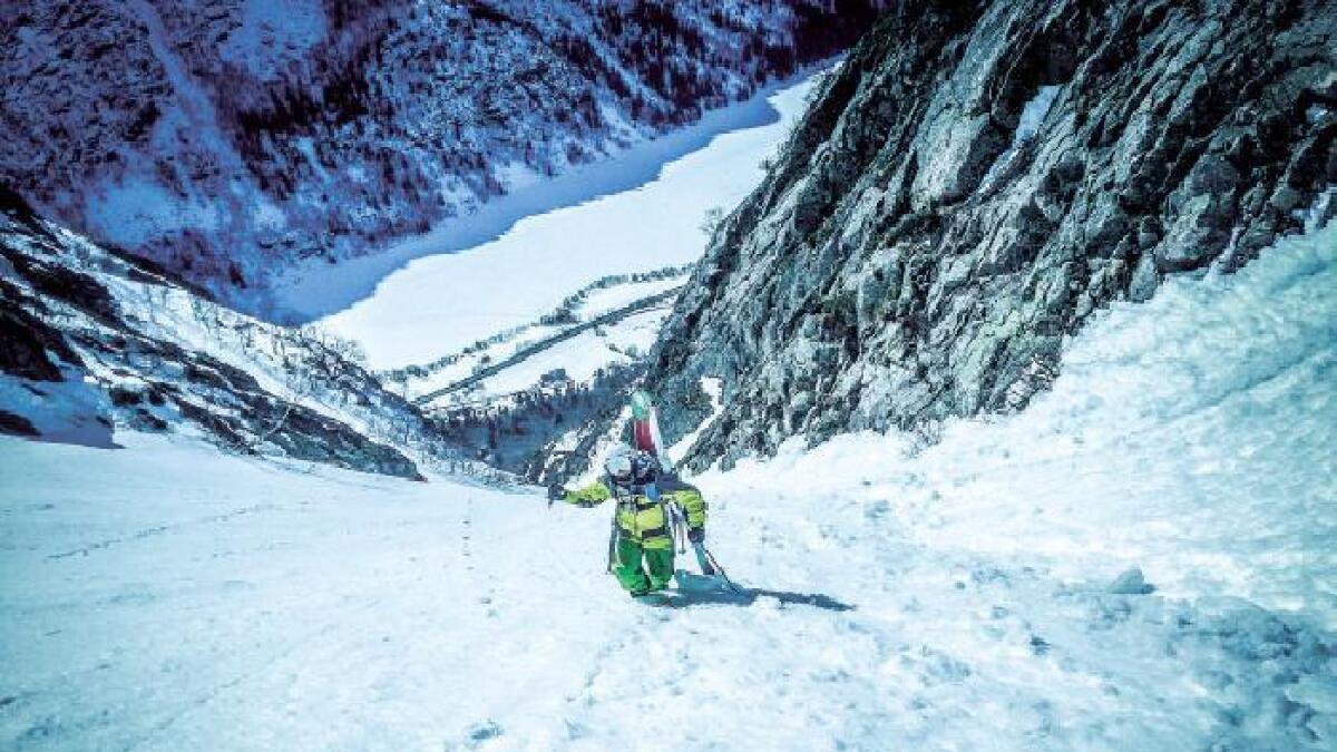 Svein Olav Lien er i sitt ess når han får han får køyre ski ned stupbratte fjellsider.