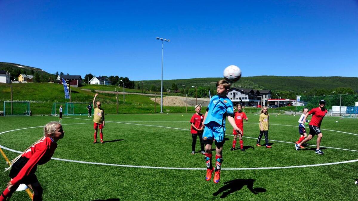 Fotballskulane i dalen er eit populært tilbod kvar sommar.