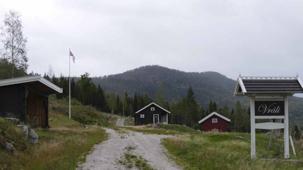 Ola og Eline Stang Grindalen fekk nei til å nytte Vråli som tilleggsjord til eigedomen deira i Vest-Agder. No søker dei kommunen på ny. 	arkiv
