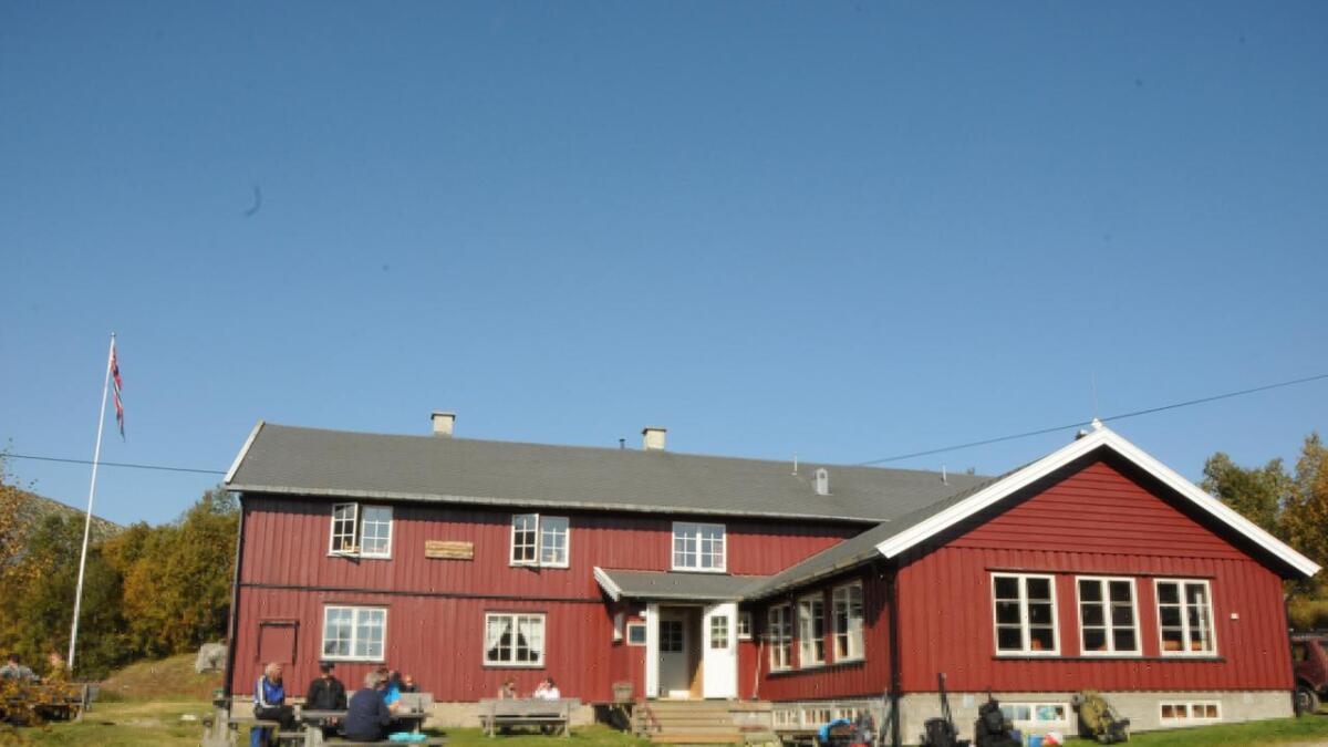 Mogen turisthytte på Møsstrond skal rivast og ny miljøvennleg hytte skal setjast opp.