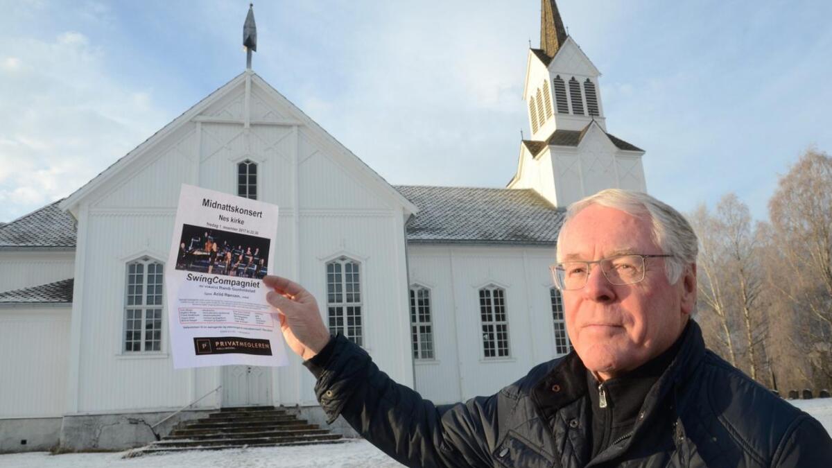 Sven Arne Trolsrud tek med seg blåsarar, songarar og «komp» til kyrkjekonsertar før jul i Hallingdal.