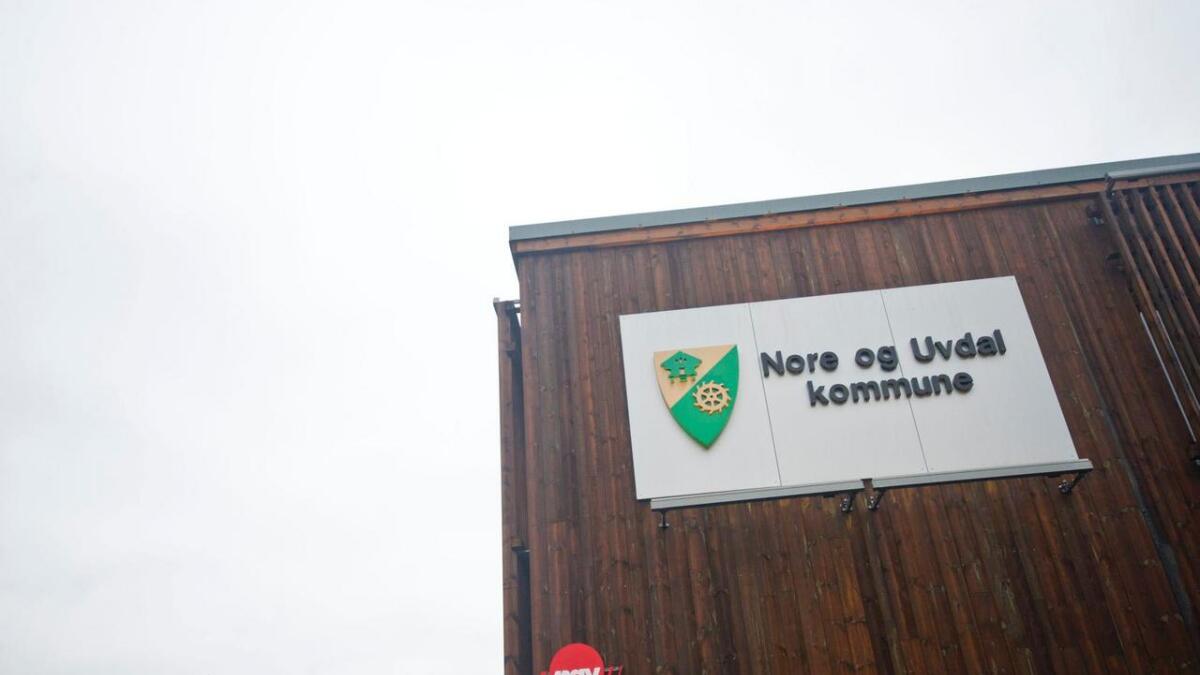 Fylkesmannen i Buskerud ser på om Kongsberg interkommunale legevakt og Nore og Uvdal kommune har gitt forsvarleg helsehjelp, etter ein eldre person døydde.