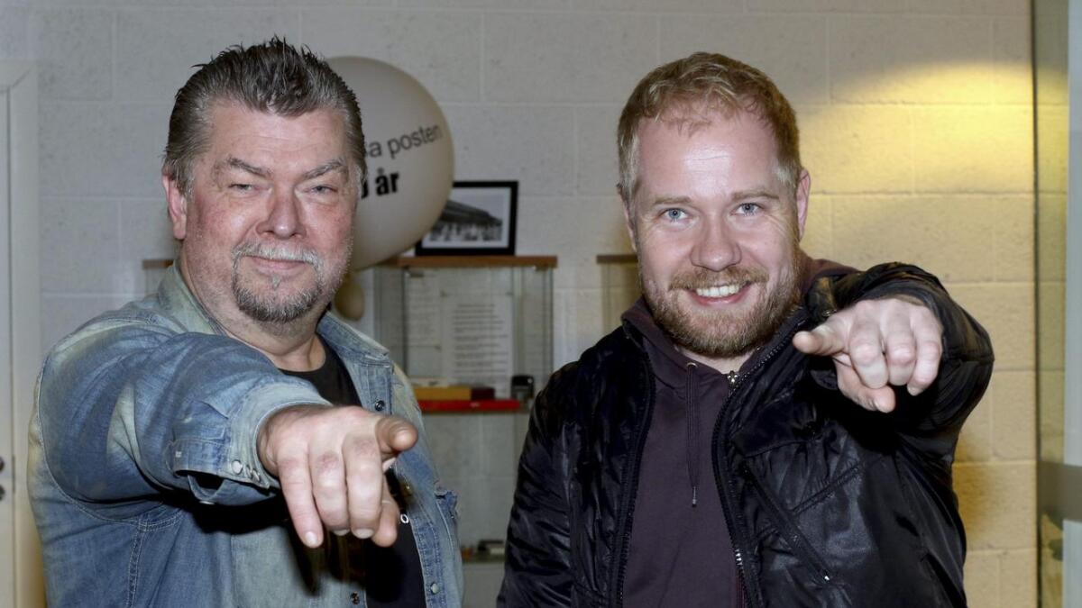 Dag Bergesen og Steinar Lyssand står stadig på for å servera meir live musikk til osingane.