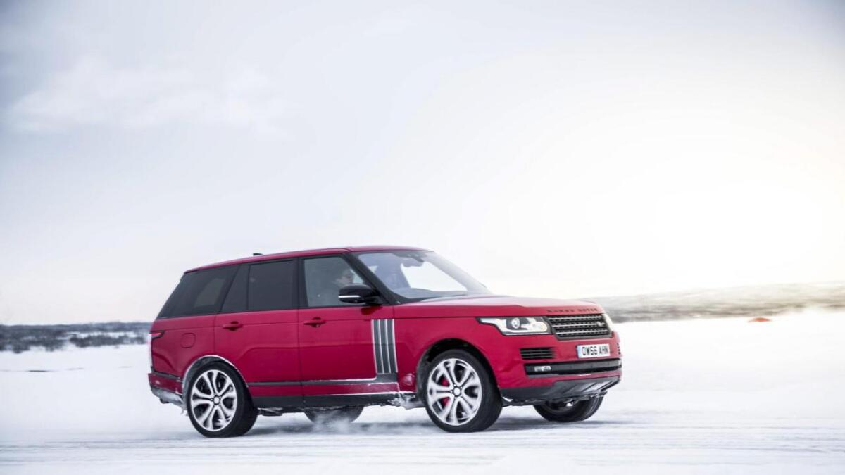 Range Rover på glatta då Team Galag arrangerte «Snowtour».
