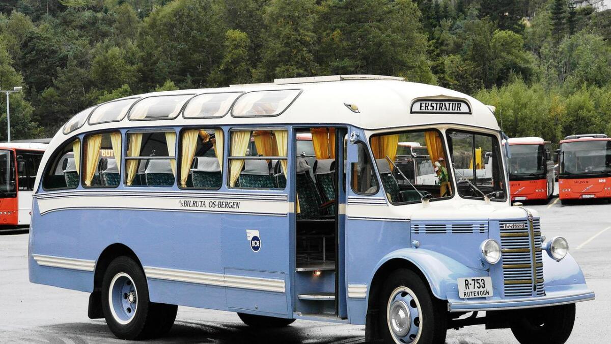 Rutevogn R-753 frå 1950, den første turbussen til Os-bilane, ferdig restaurert av medlemmene i Gaia Veteranbusser i 2000.