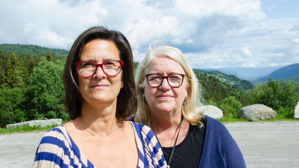 Styreleiar og rektor for Ål Folkehøyskole, Sonja Myhre Holten og Berglind Stefansdottir, seier skulen går ei uviss framtid i møte.