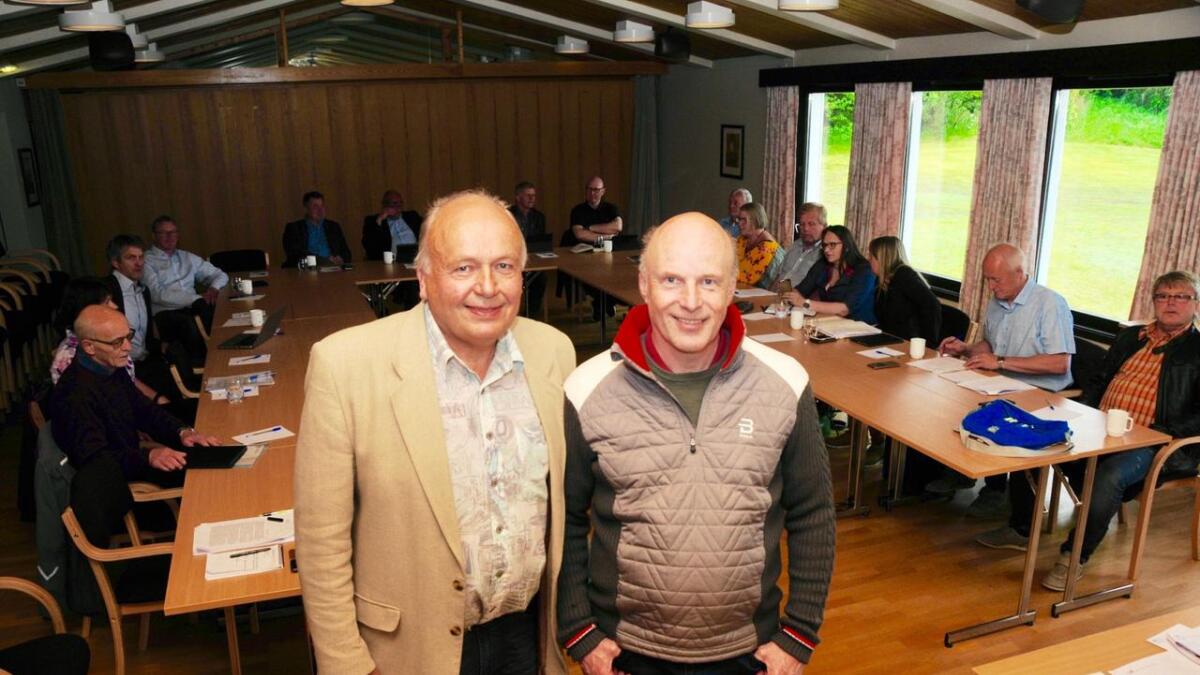 På generalforsamlinga til VTK sa administrerande direktør Ketil Kvaale (t.v.) og styreleiar Erik Skjervagen seg godt nøgde med selskapets rekordresultat i 2018.