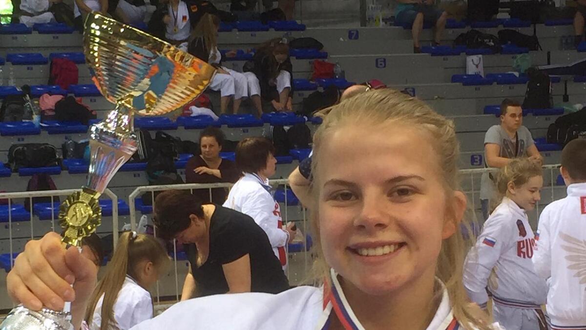 Anni Skåtun kopierte fjorårets bragd då ho vann to EM-gull i JKA-karate i Serbia i helga. (Alle foto privat)
