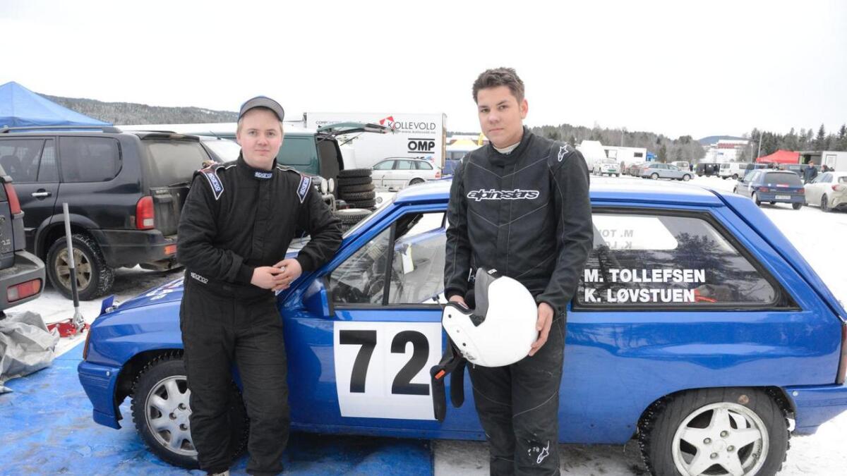 Martin Tollefsen (t.v.) og Knut Løvstuen frå NMK Nore og Uvdal debuterte i Sigdalsrally i fjor. Laurdag var dei raskast i klasse 11 under Rally Finnskog.