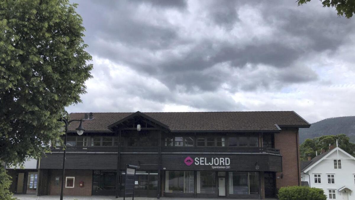 «Gamlebanken» i Seljord kan bli nytt kommunehus.