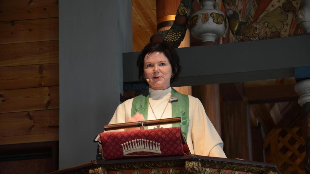 Domprost i Nidaros, Ragnhild Jepsen, er ein av tre kandidatar til ny biskop i Nidaros.Favoritt før Kirkerådets møte i juni er Herborg Oline Finnset.