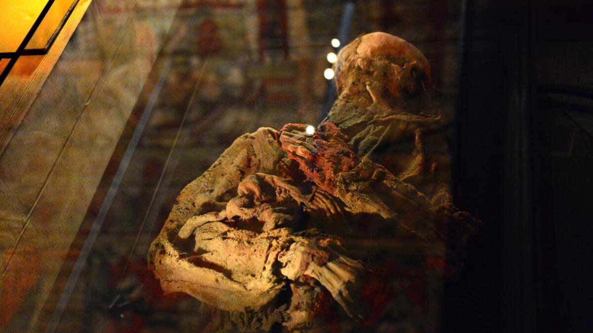 Uvdalskvinna vart funnet under utgravingar i Uvdal stavkyrkje i 1978. Arkeologane fann ei kistelaus grav rett under golvet. Der låg det fire lik, to kvinner og to barn.