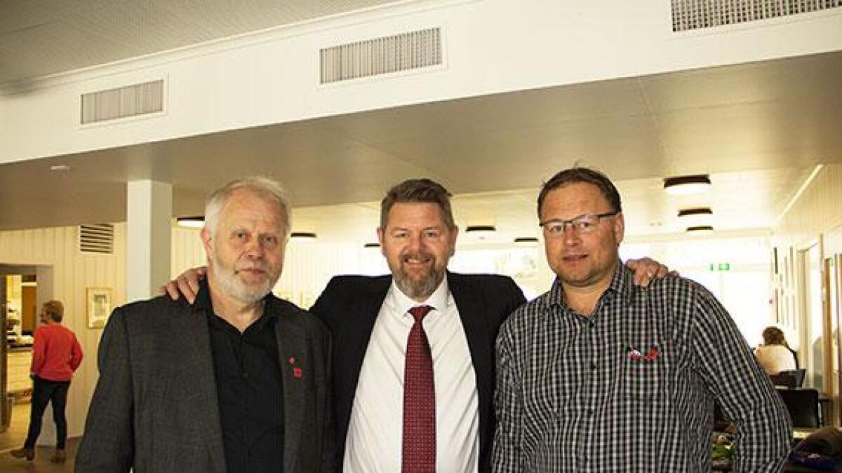 Valle-ordførar Steinar Kyrvestad, hovudtalar Trond Henry Blattmann og leiar i Valle Ap, Kim Pedersen.