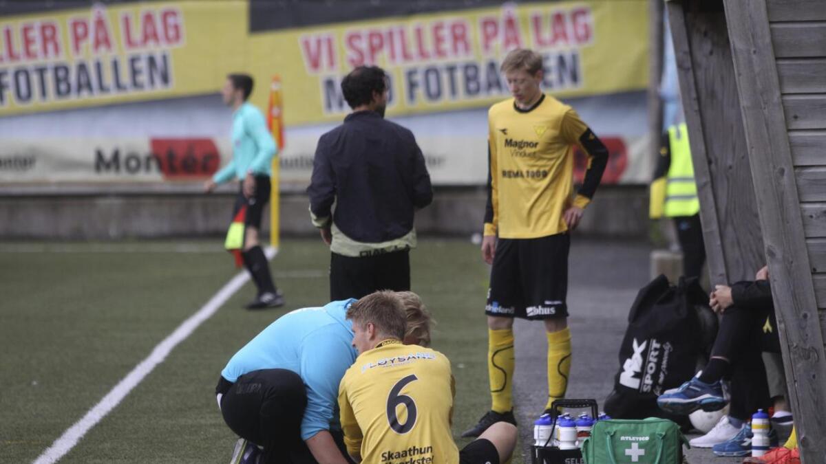 Marius Mikkelsen måtte ut med skade i førsteomgang. Han blei erstatta av Ole Martin Kolskogen.
