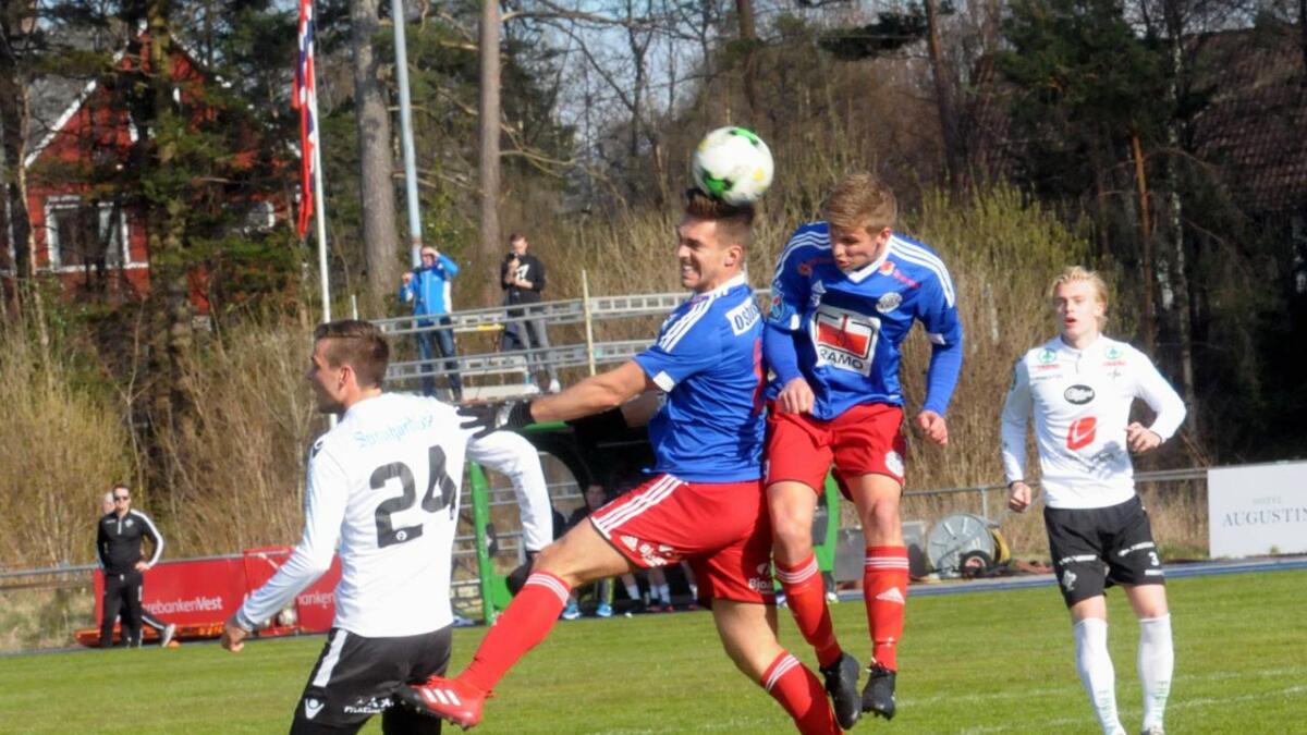Joakim Helland og Lysekloster var gode mot Stord på søndag. Munkane vann 4-2 og gler seg no til lokalderbyet mot Os på laurdag.