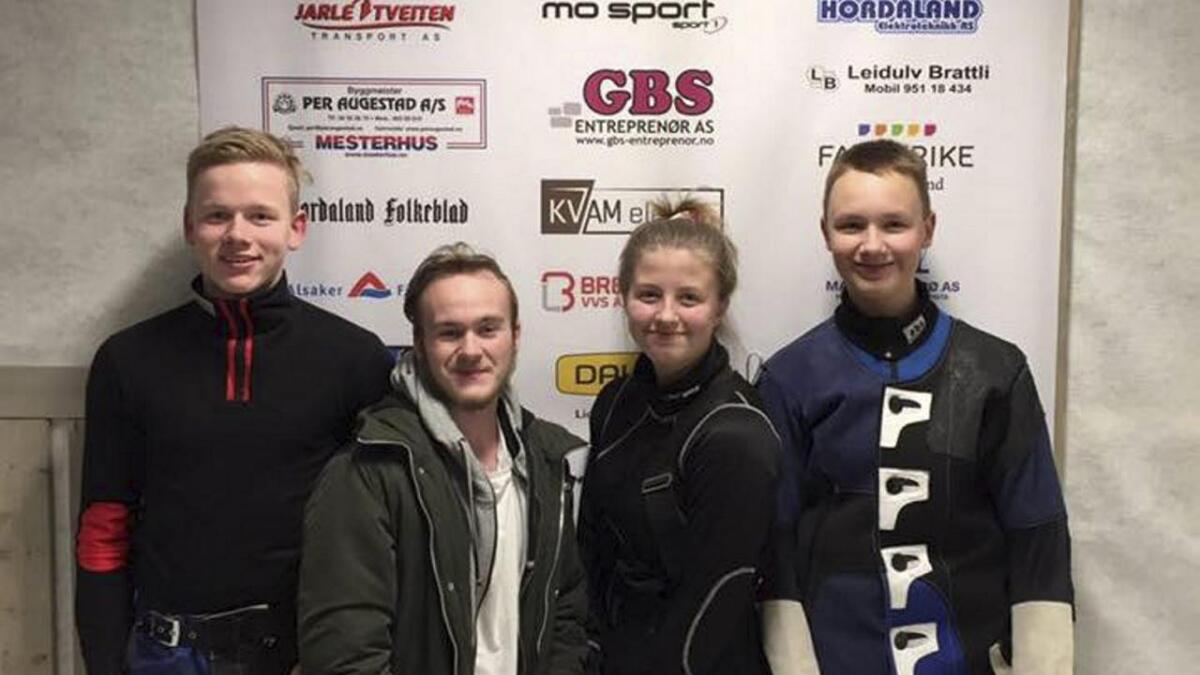 Sofie Evensen og Daniel Myklebust Fjellstad var med på å vinna samlagskonkurransen for ungdom i Hardanger i helga.