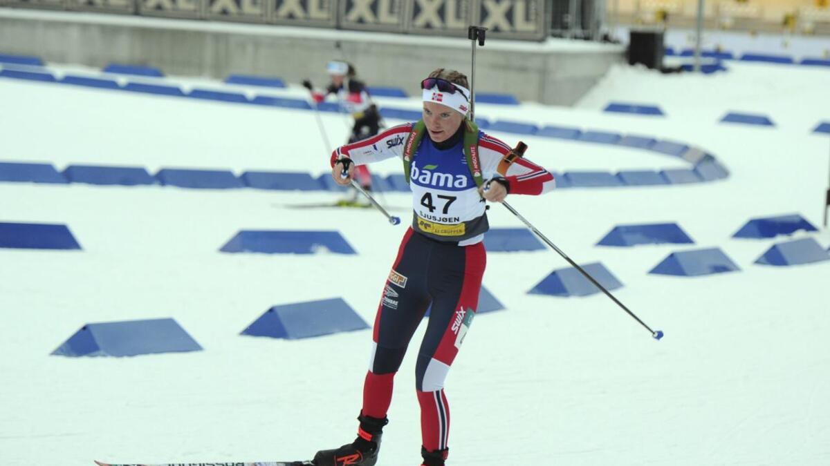 Ragnhild Femsteinevik gikk en god sprint da den internasjonale skiskyttersesongen ble innledet på Sjusjøen.
