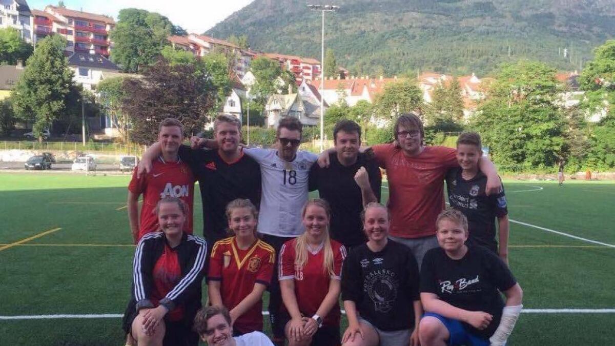 AUF sitt mix-lag i fotball har trena på Krohnsminde for å bli godt nok samkøyrde til å banka Rogaland sitt lag under turneringa på Utøy.