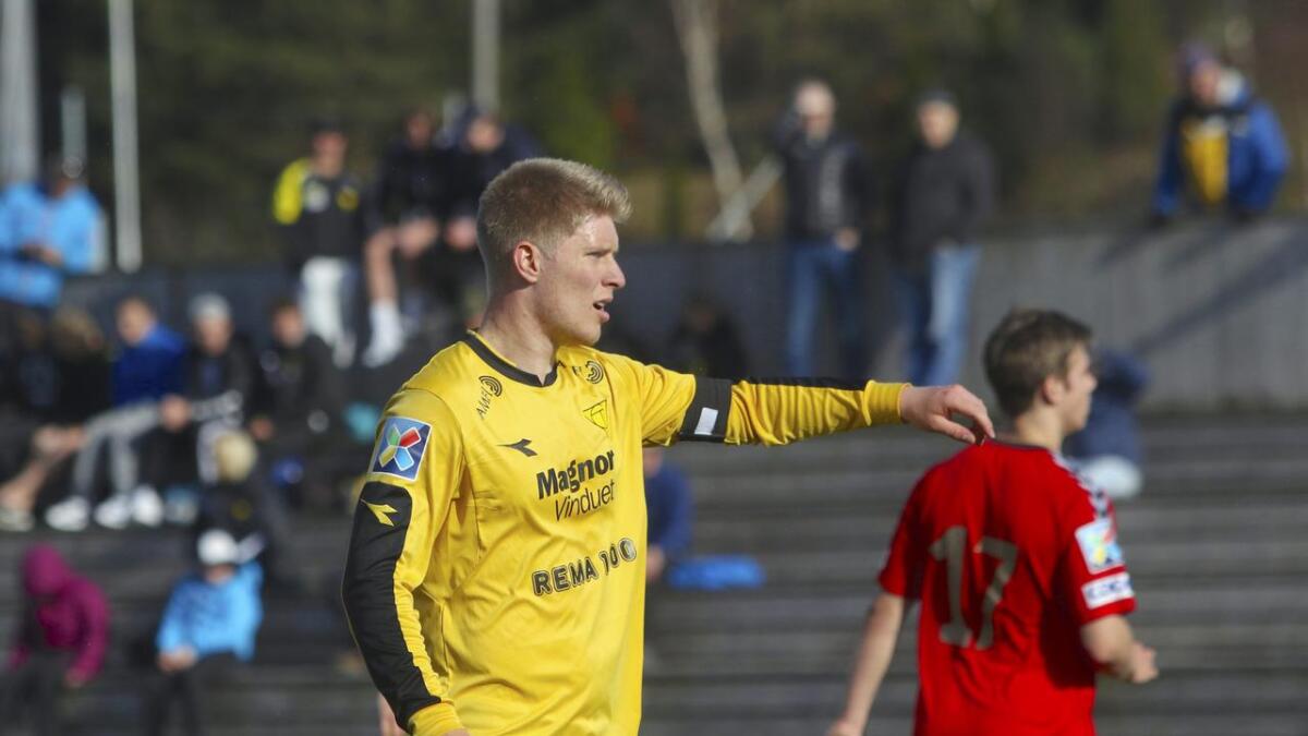 Marius Mikkelsen var einaste Os-spelar som fekk omset sjanse til mål heime mot Sotra.