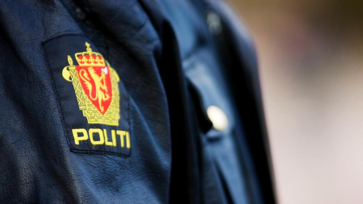 Politi, ambulanse og brannvesen rykka ut til ei bilulykke på fv40 i Uvdal sundag morgon.