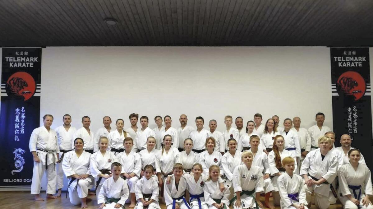Karate har blitt ein populær sport i Vest-Telemark. I helga var det samling i Seljord.