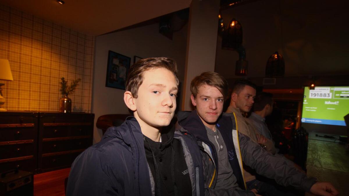 Kompisane Kristoffer Sivertsen (15) og Joakim Olsen (15) har eit veldig ulikt utgangspunkt før søknadsfristen for vidaregåande skule går ut 1. mars.