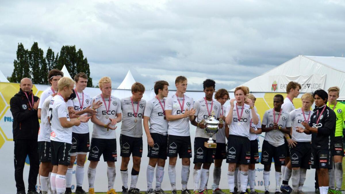 HFK-juniorane som tok sølv i Norway Cup i fjor.