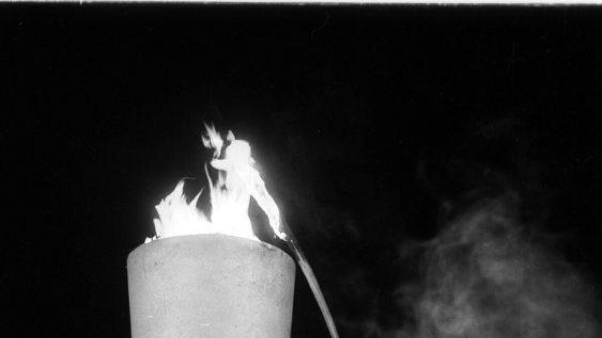 Den store augneblinken kom då Arne Gjengedal Hesla tende sjølve flammen i flammetårnet.
