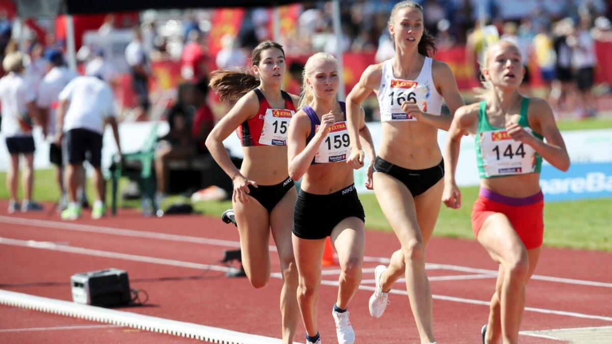 Anne Hjorth Arntsen (draktnummer 159) ble nummer fem på 800 meter her i NM-finalen for seniorer på Hamar, før hun kapret sølvet i junior-NM i Sigdal.