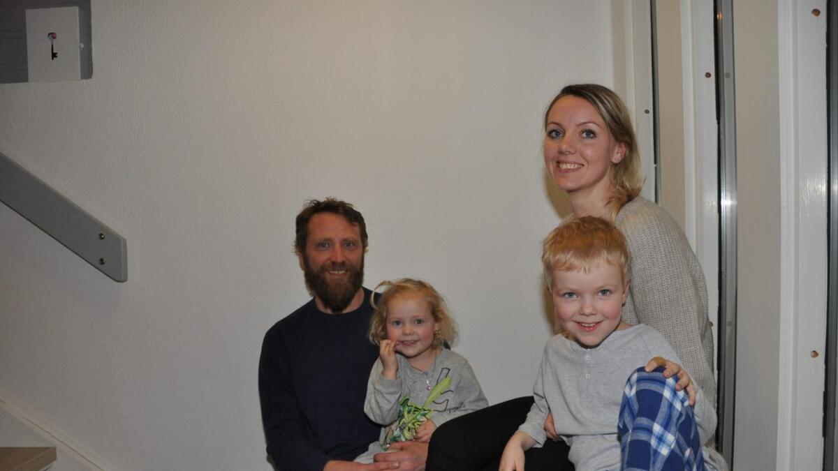 Rolf Kjetil Reinhardtsen (42), Line (3), Julie Birkeland (33) og Markus (5).