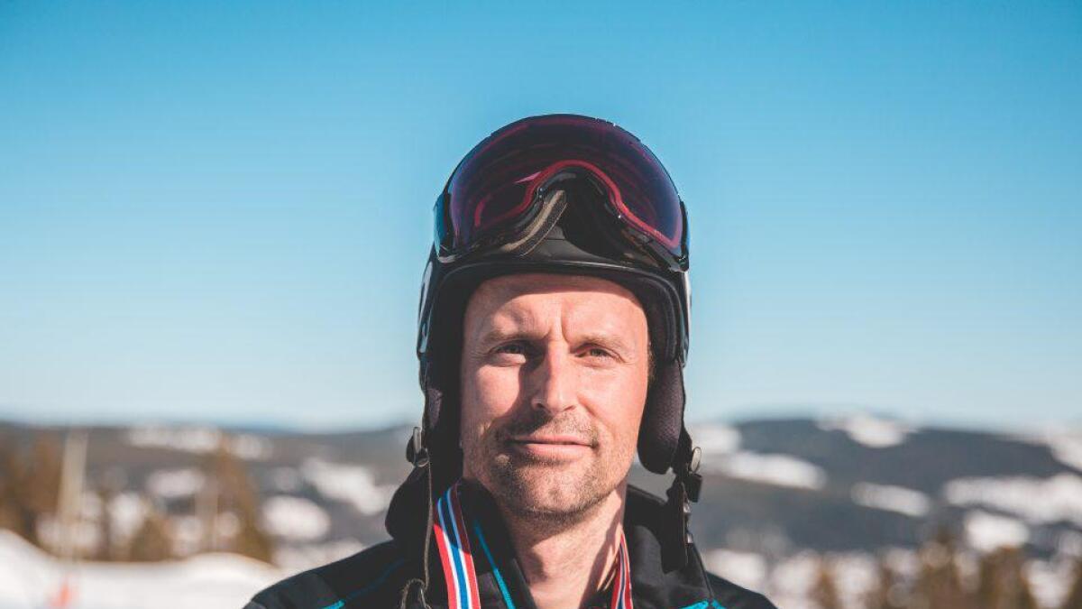 Ola Rudi frå Nore og Uvdal vann snowboardcross i NM. (Process films)