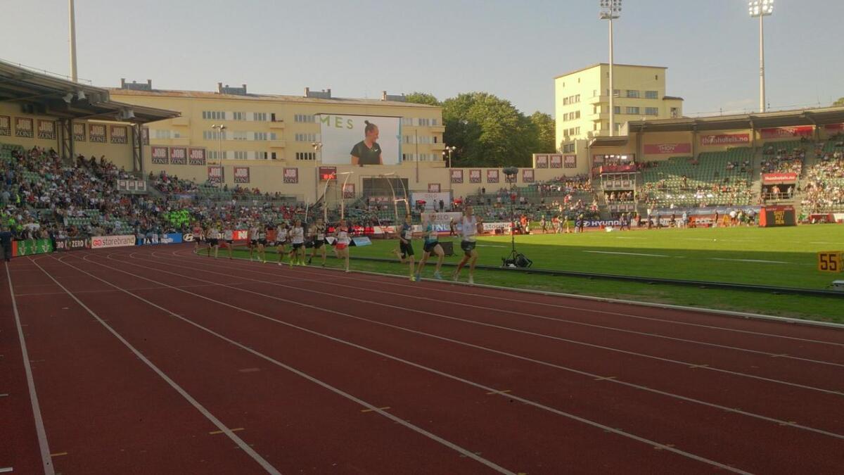Det gjekk lett til det var att 200m av 1500-meterløpet til Sondre Juven.