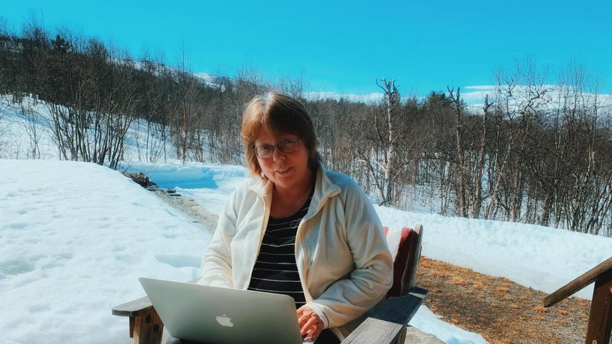 Forfatter Monika Yndestad Nordland kan både jobba og nyta påskeferie i og ved hytta si på Geilo.