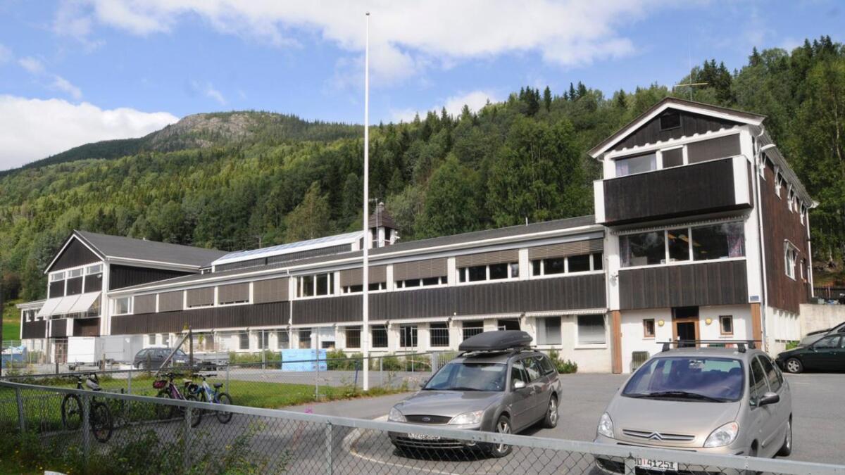 Politikarane i Nore og Uvdal må finne fram 275.000 kroner ekstra til ombygging/rehabiliteringa av Uvdal skole.